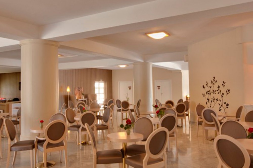 Sandy Beach Resort 4 Албания